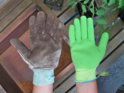 mud gloves